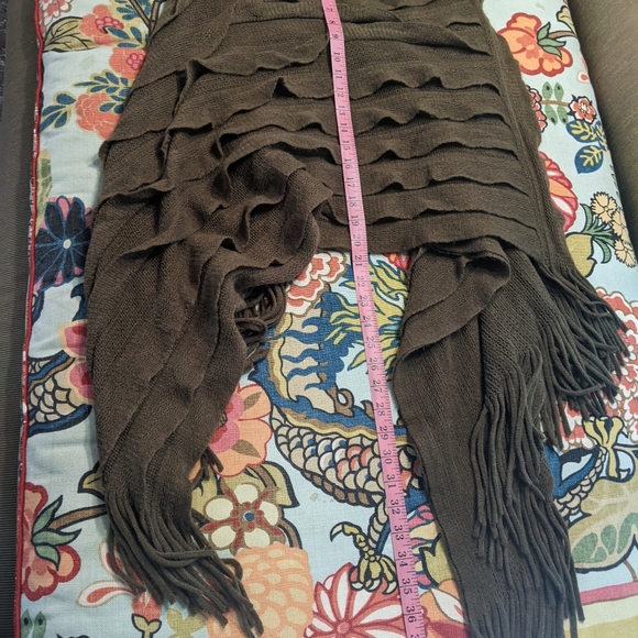 Olive green poncho with fringe OSFM - Picture 1 of 2